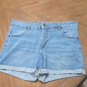 Serra Womans Denim Shorts, Size 14